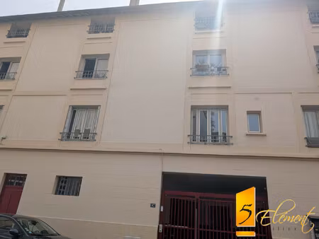 t2 à rénover et aménageable selon vos envies