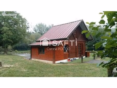 chalet et terrain de loisirs