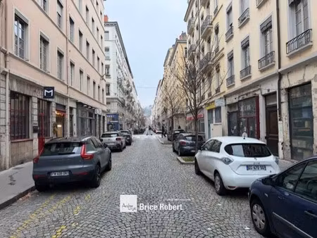 local commercial à louer avec droit d'entrée - quartier ampère - lyon 2