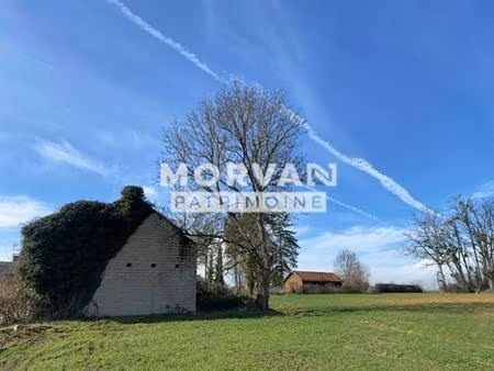 biches - un bâtiment 145 m2 avec une dépendance sur beau terrain 2000 m2 proche canal