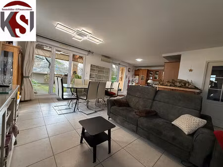 t4 avec large terrasse et 2 places de parking