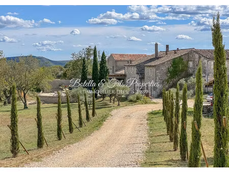 vente maison 6 pièces 200 m² à barjac (30430)  650 000 €