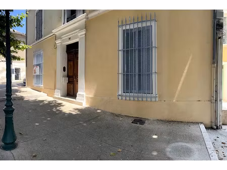 location locaux professionnels 2 pièces 46.06 m² à cadenet (84160)  900 €