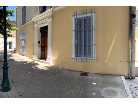 location locaux professionnels 2 pièces 46.06 m² à cadenet (84160)  930 €