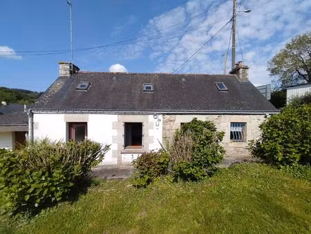 maison en pierres avec jardin et dependance