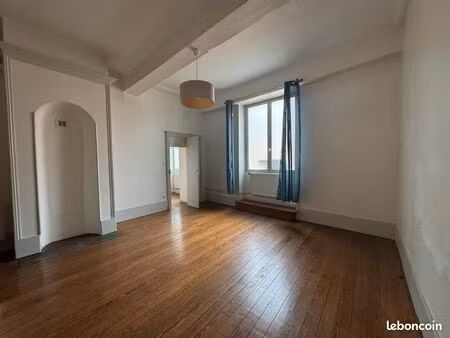 loue appartement deux pièces refait au centre de mâcon
