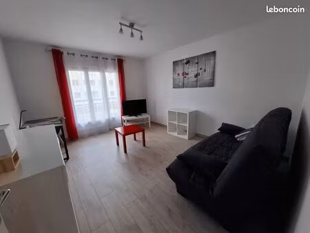 f1 rue corot meublé