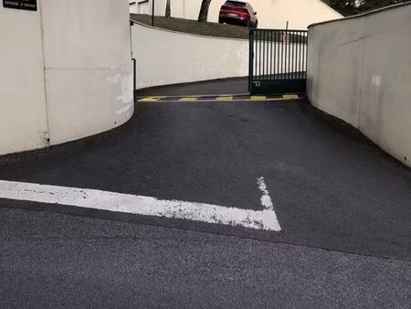 ◊ place de parking à louer – saint-germain-en-laye ◊