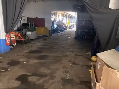 location  atelier 1200 m² plus parking