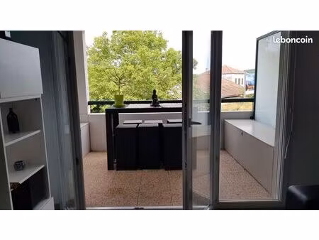 t2 à l'année proche belharra