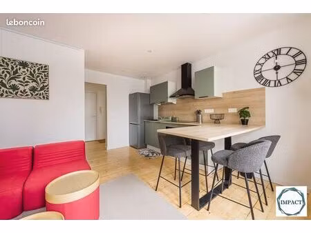 studio 5 pièces 80 m²