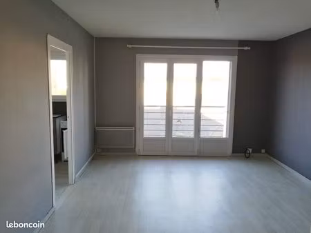 t1bis meublé – 35 m² – rue des oisonnières – balcon & parking