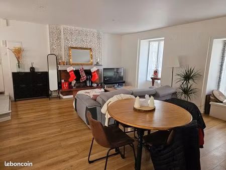 location t2 63 m² - centre auray