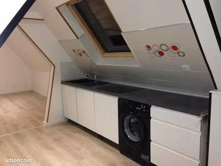 joli studio lumineux