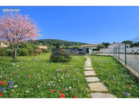 terrain 515 m² solliès-pont