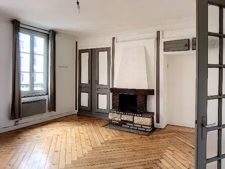 studio 1 pièce 32 m²