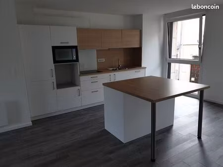 f4 de 89 m2 hyper centre ville de chalons