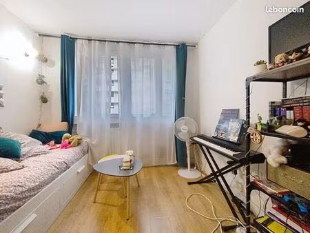 studio 1 pièce 19 m²