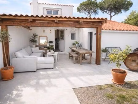 maison  t4 au bord de l’étang sur l’île des pêcheurs