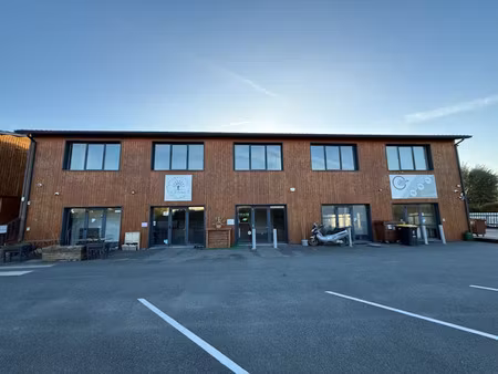 vente immeuble 1200 m² à cavignac (33620)  1 620 000 €