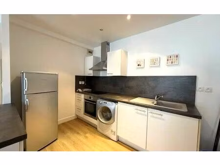 location appartement  m² t-2 à tours  710 €