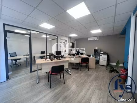 bureau 61 m²