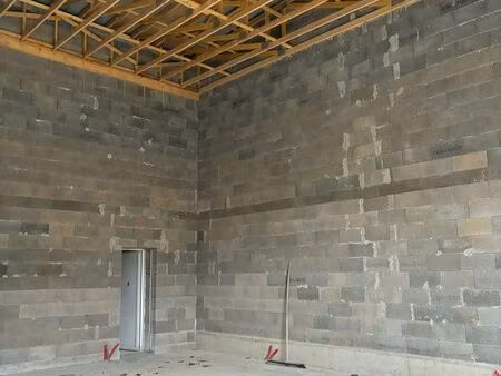 entrepôt et bureaux à louer