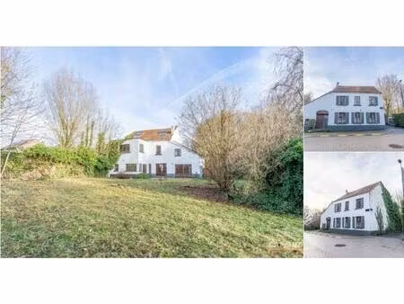 villa à vendre avec terrasse et jardin   waterloo (vbd75709)