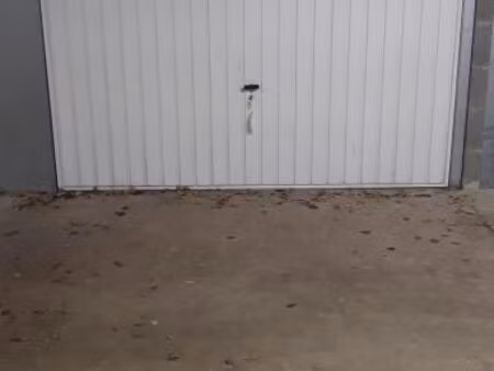 garage/box 14 m² bruz