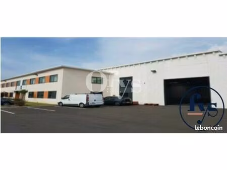 local d'activité 922 m²