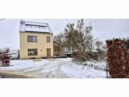 spacieuse villa familiale avec vue dégagée a ottenburg