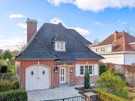 charmante villa avec grand jardin  près de hoogvorst.