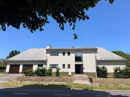 villa de caractère avec poss prof. libérale