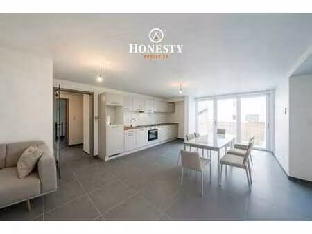 grand appartement lumineux à bertrix