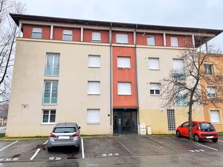 a saisir ! un appartement 3 pièces avec une cave