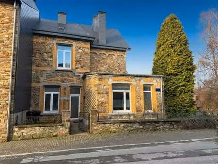 élégante maison de maître offrant de grands volumes