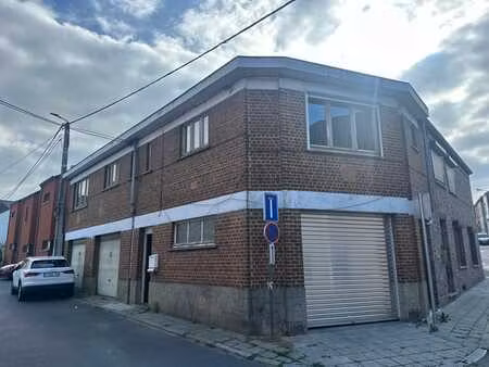 maison avec 3 garages à vendre