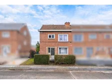 charmante maison 3 chambres avec terrasse  jardin et garage