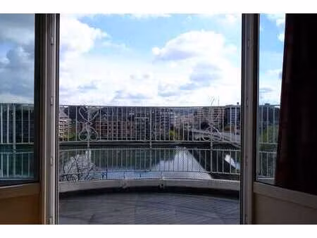 superbe appartement lumineux avec vue meuse