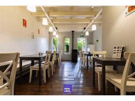 parts de société avec immeuble commercial (terrasse et jard