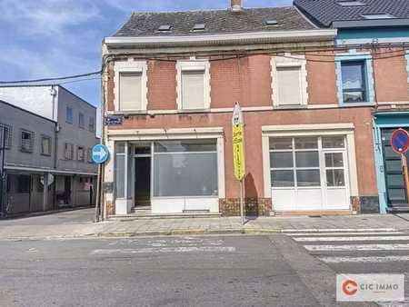 maison 4 chambres + cour extérieure - la louvière