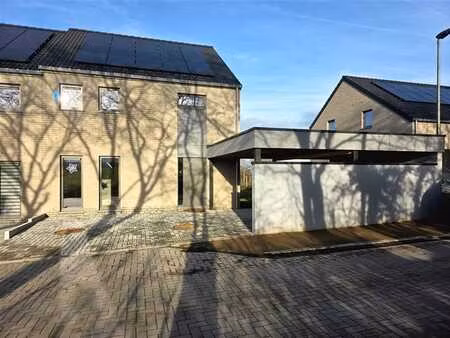maison neuve 3 façades 4-5 ch avec carport et jardin