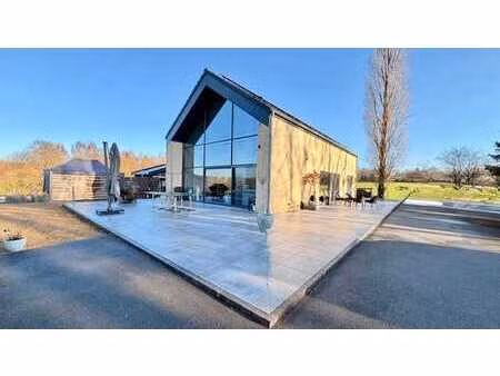 villa sur terrain de plus de 9.000m2 avec chalet indépendant