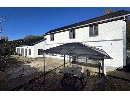 charmante maison villageoise en très bon état général