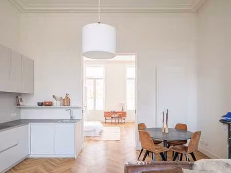 toplocatie – sint-pietersplein. bijzonder karaktervol  in...