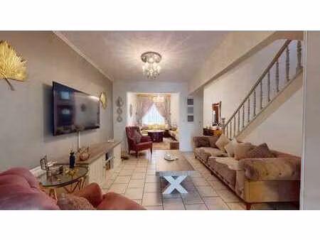 maison 4 chambres – cour – terrasse