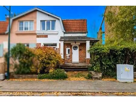 chant d'oiseau - charmante maison 3 façades avec jardin