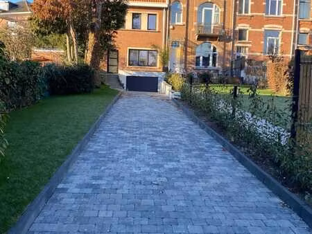 superbe maison 3 façades totalement remise à neuf + jardin