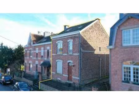 charmante maison 3 façades avec jardin