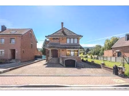 immeuble: 2 appartements 2 chambres